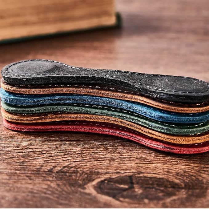 Personalized Magnetic Leather Bookmark, 26 Letters Custom Leather Bookmarks, Handmade, Leather Magnetic Bookmark for Book Lovers Readers Women Kid(Black，Y）